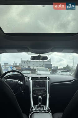 Седан Ford Fusion 2016 в 