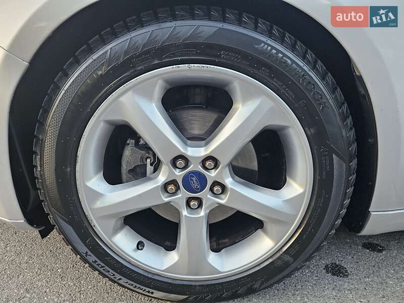 Седан Ford Fusion 2015 в Києві