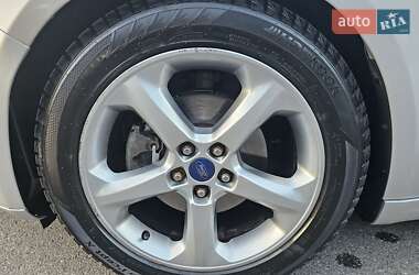 Седан Ford Fusion 2015 в 
