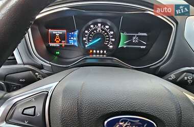 Седан Ford Fusion 2015 в 