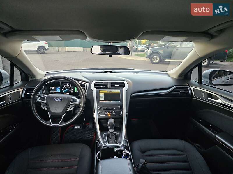 Седан Ford Fusion 2015 в Києві