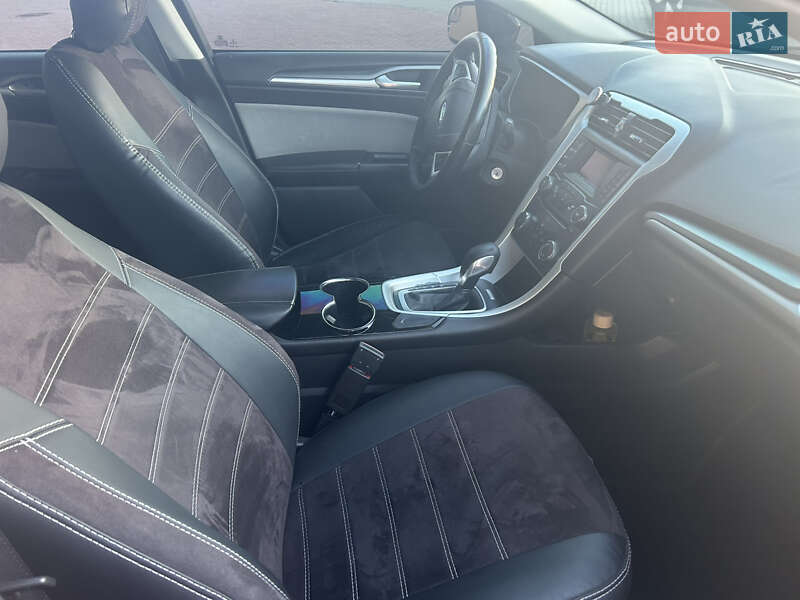 Седан Ford Fusion 2014 в Харкові
