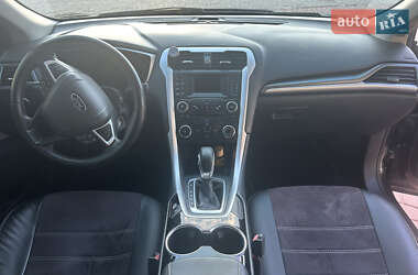 Седан Ford Fusion 2014 в 