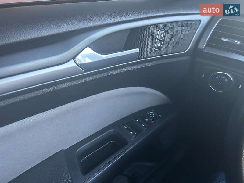 Седан Ford Fusion 2014 в Харкові