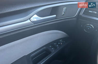 Седан Ford Fusion 2014 в 