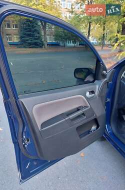 Хэтчбек Ford Fusion 2009 в 