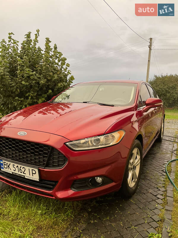 Седан Ford Fusion 2013 в Ровно