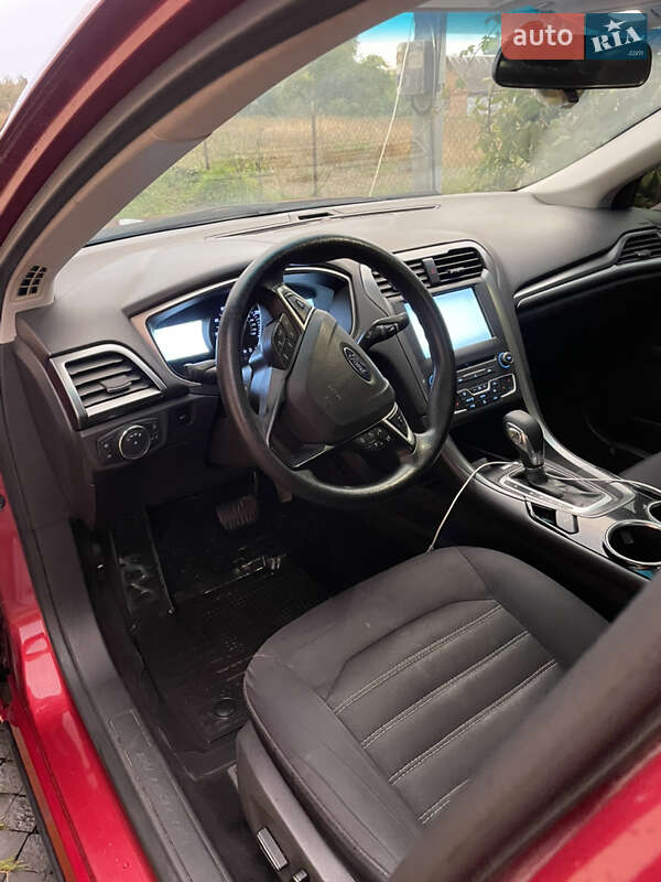 Седан Ford Fusion 2013 в Ровно