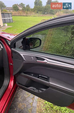 Седан Ford Fusion 2013 в 