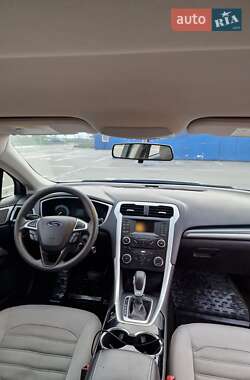 Седан Ford Fusion 2014 в 