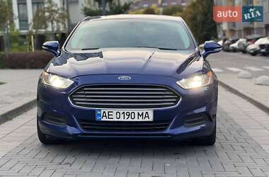 Седан Ford Fusion 2016 в 