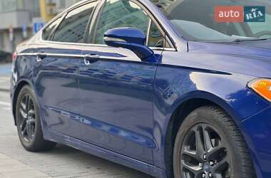 Седан Ford Fusion 2016 в 