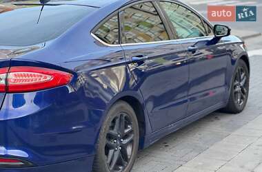 Седан Ford Fusion 2016 в 