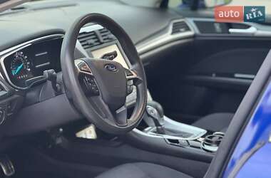 Седан Ford Fusion 2016 в 
