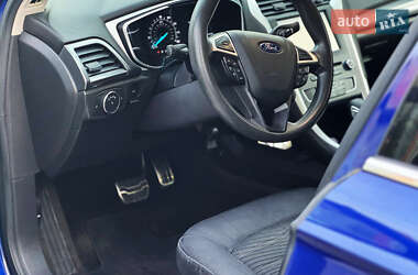 Седан Ford Fusion 2016 в 