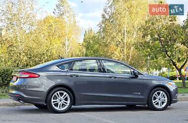 Седан Ford Fusion 2018 в 