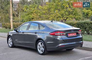 Седан Ford Fusion 2018 в 