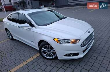 Седан Ford Fusion 2015 в 