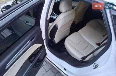 Седан Ford Fusion 2015 в 
