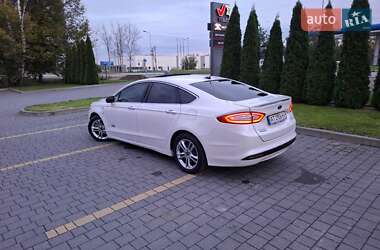 Седан Ford Fusion 2015 в 