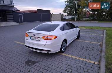 Седан Ford Fusion 2015 в 
