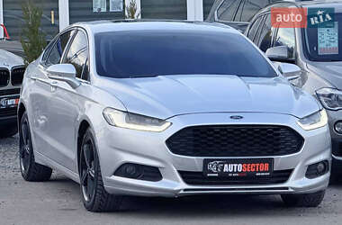 Седан Ford Fusion 2016 в 