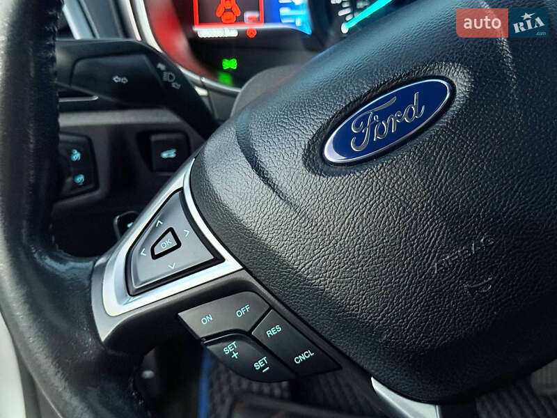 Седан Ford Fusion 2016 в Харкові