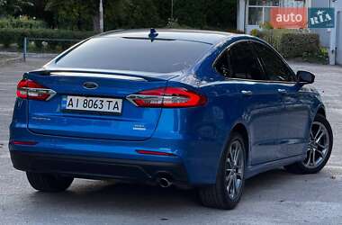 Седан Ford Fusion 2018 в 