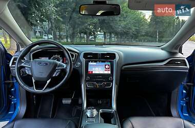 Седан Ford Fusion 2018 в 