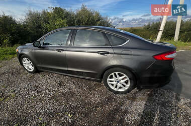 Седан Ford Fusion 2015 в 