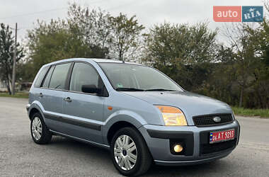 Хэтчбек Ford Fusion 2006 в 