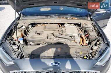 Седан Ford Fusion 2018 в 