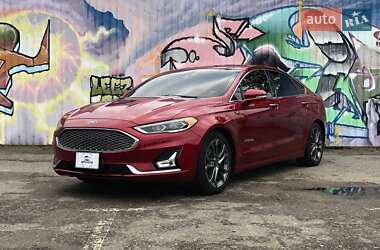 Седан Ford Fusion 2019 в 