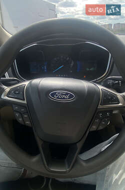 Седан Ford Fusion 2014 в 
