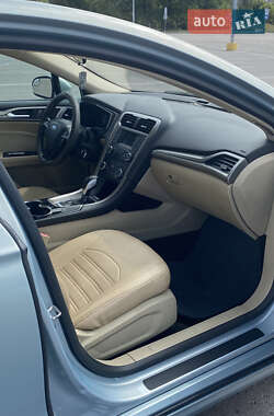 Седан Ford Fusion 2014 в 