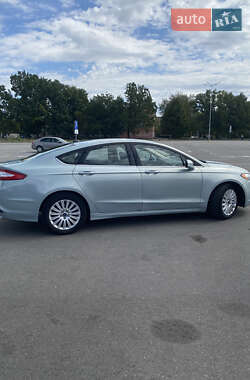 Седан Ford Fusion 2014 в 