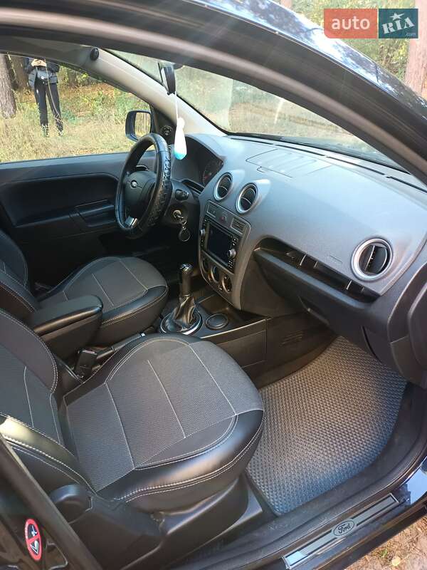 Хетчбек Ford Fusion 2010 в Ірпені