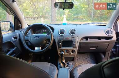 Хетчбек Ford Fusion 2010 в 
