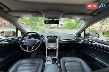 Седан Ford Fusion 2016 в 