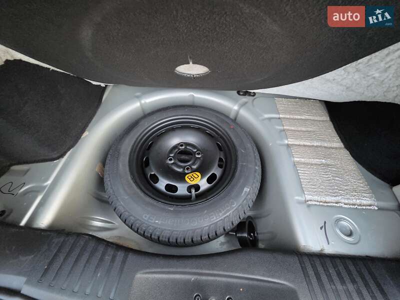 Хэтчбек Ford Fusion 2008 в Луцке