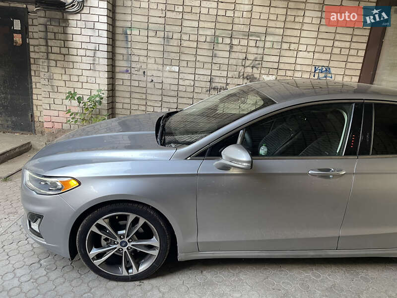Седан Ford Fusion 2019 в Днепре