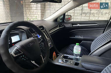 Седан Ford Fusion 2019 в 