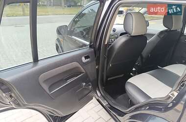 Хэтчбек Ford Fusion 2011 в 
