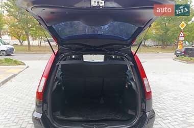 Хэтчбек Ford Fusion 2011 в 