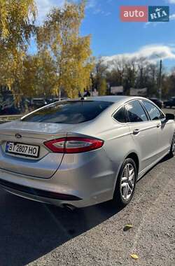 Седан Ford Fusion 2015 в 