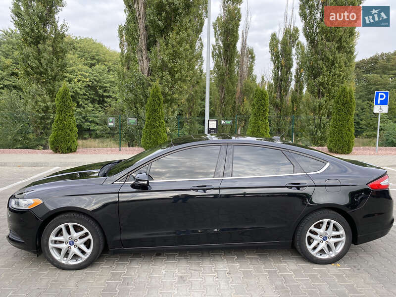 Седан Ford Fusion 2013 в Кременчуці