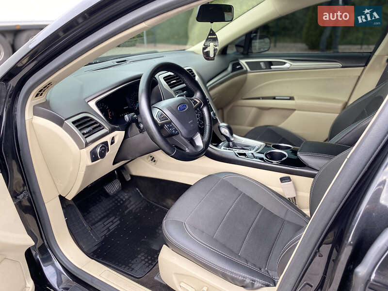 Седан Ford Fusion 2013 в Кременчуці