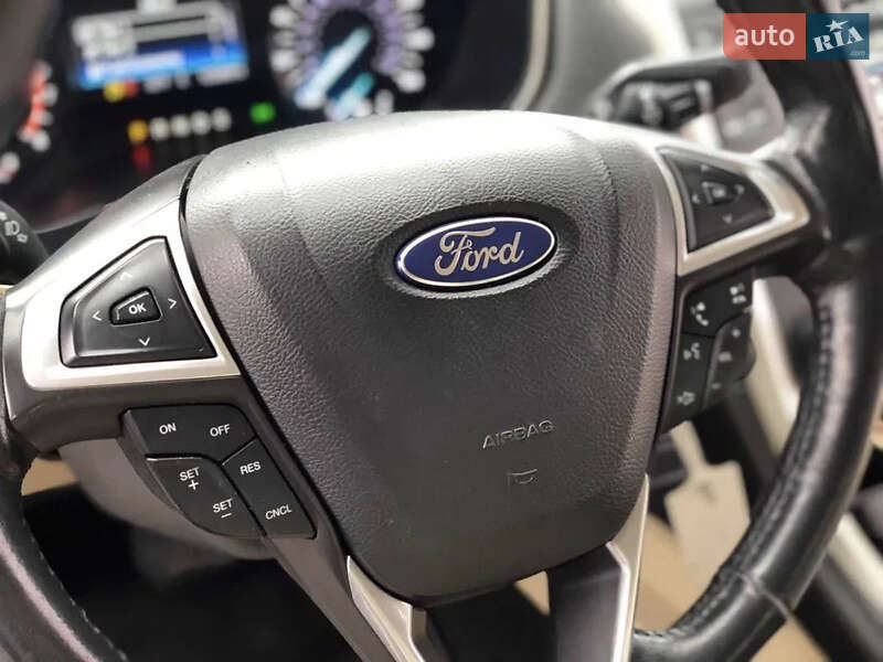 Седан Ford Fusion 2013 в Одесі