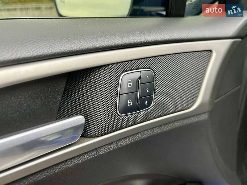 Седан Ford Fusion 2016 в Києві