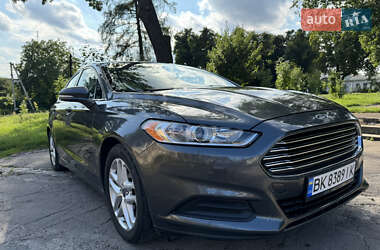 Седан Ford Fusion 2014 в Рівному